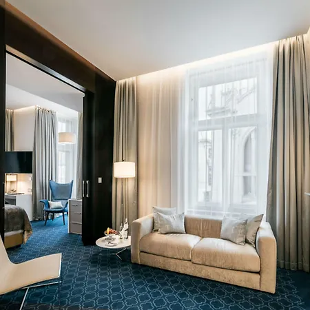 Hotel Kings Court-2